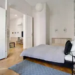 Standard Apartment By Hi5 - Bright Central Place