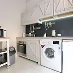 Standard Apartment By Hi5 - Bright Central Place