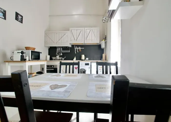 Standard Apartment By Hi5 - Bright Central Place